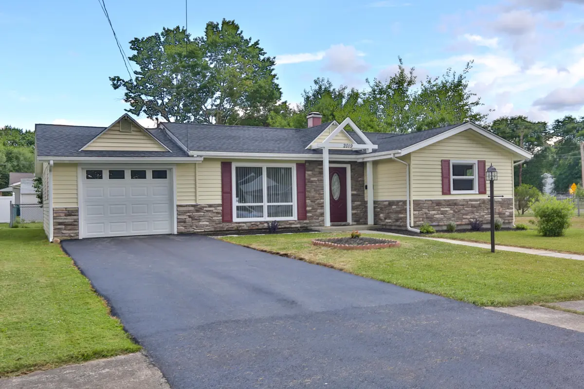 2019 Washington Avenue, Exeter in Exeter