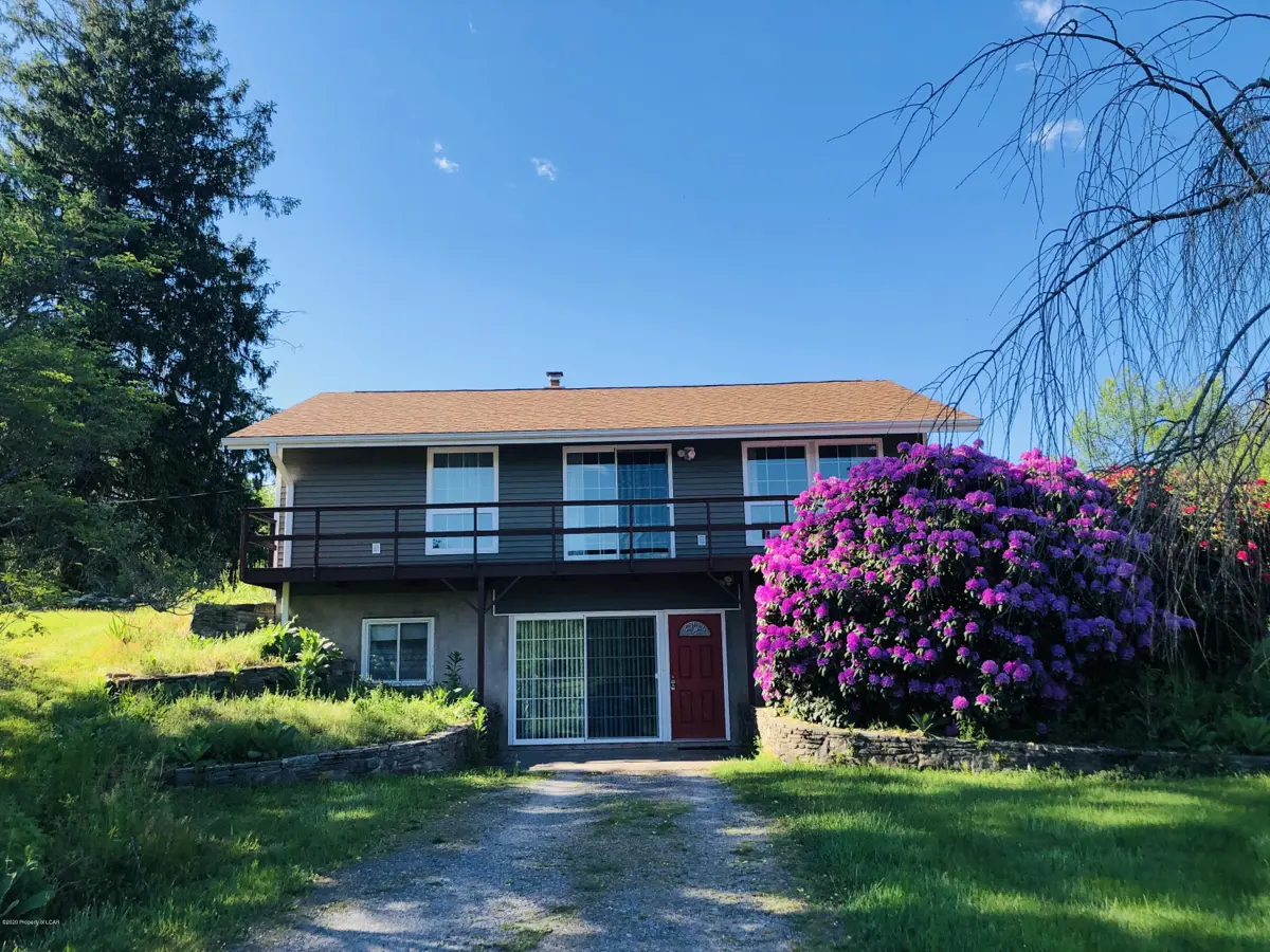 17 Middle Lane, Harveys Lake in Harveys Lake
