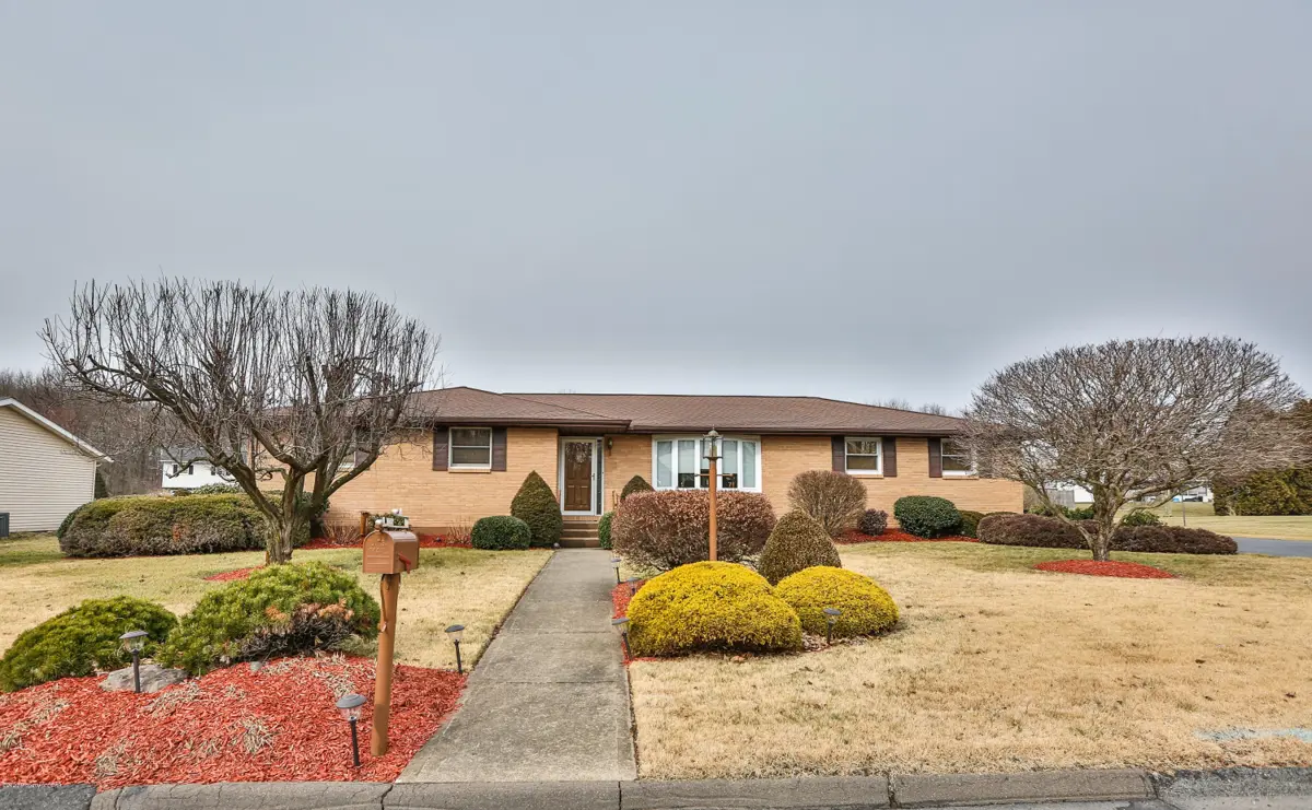 14 Gail Drive, Plains in Plains