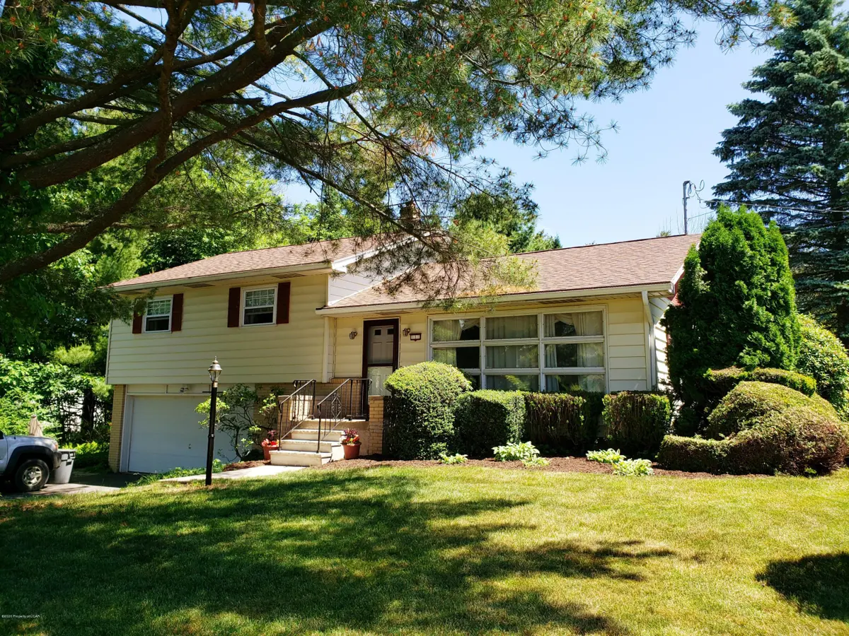 1 Manor Drive, Dallas in Dallas