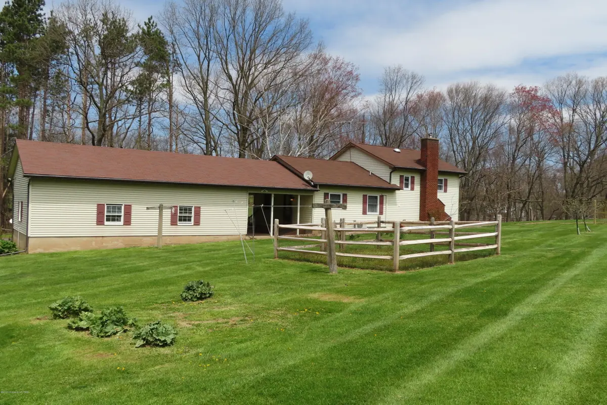 18 W Hollow Road, Nescopeck in Nescopeck