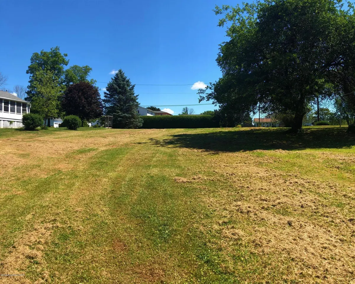 Briarwood Drive, Shavertown in Shavertown