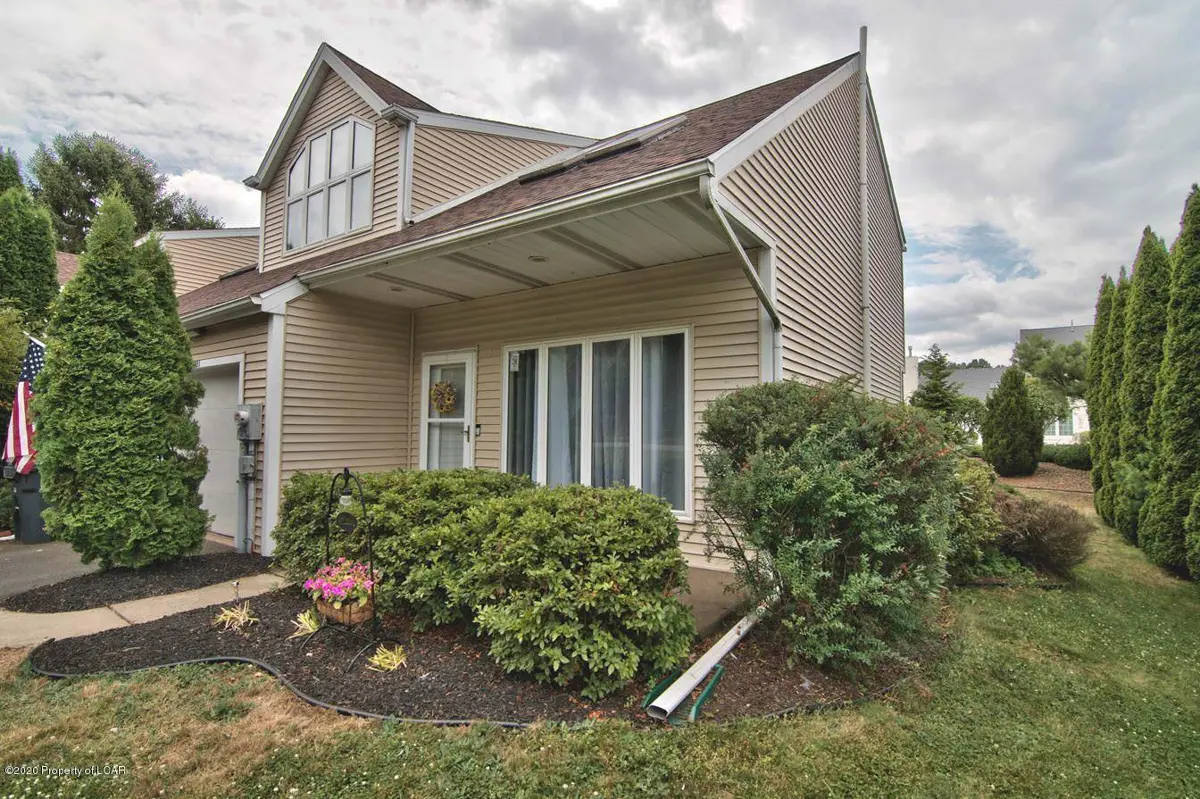 621 Willowcrest Drive, Pittston in Pittston