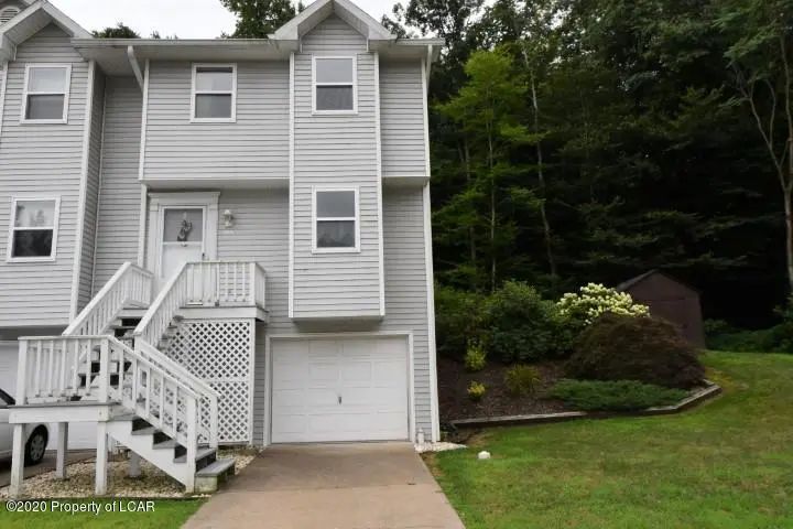 164 Red Fox Lane, Hanover Township in Hanover Township
