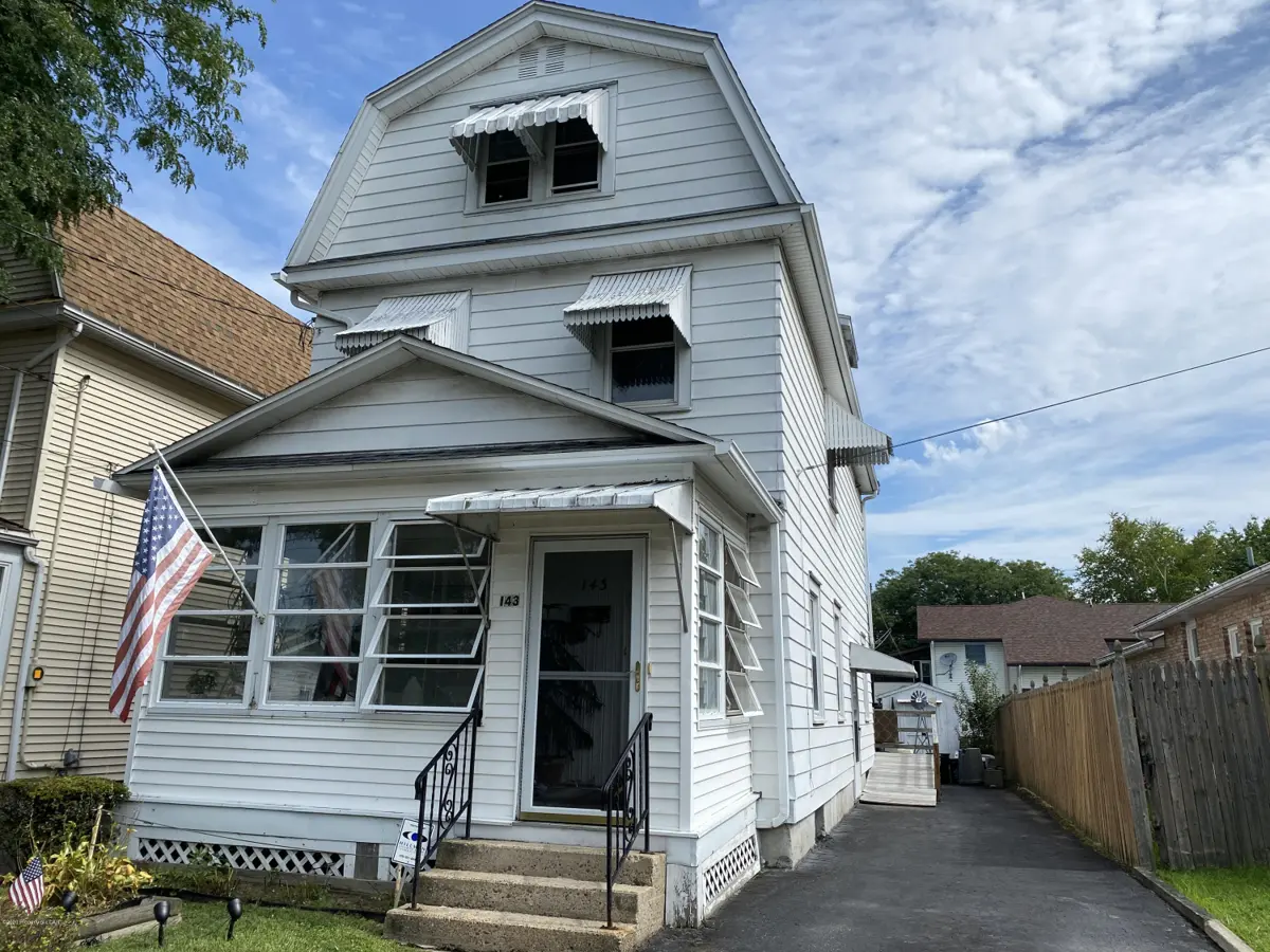 143 Oak Street, Wilkes-Barre in Wilkes-Barre