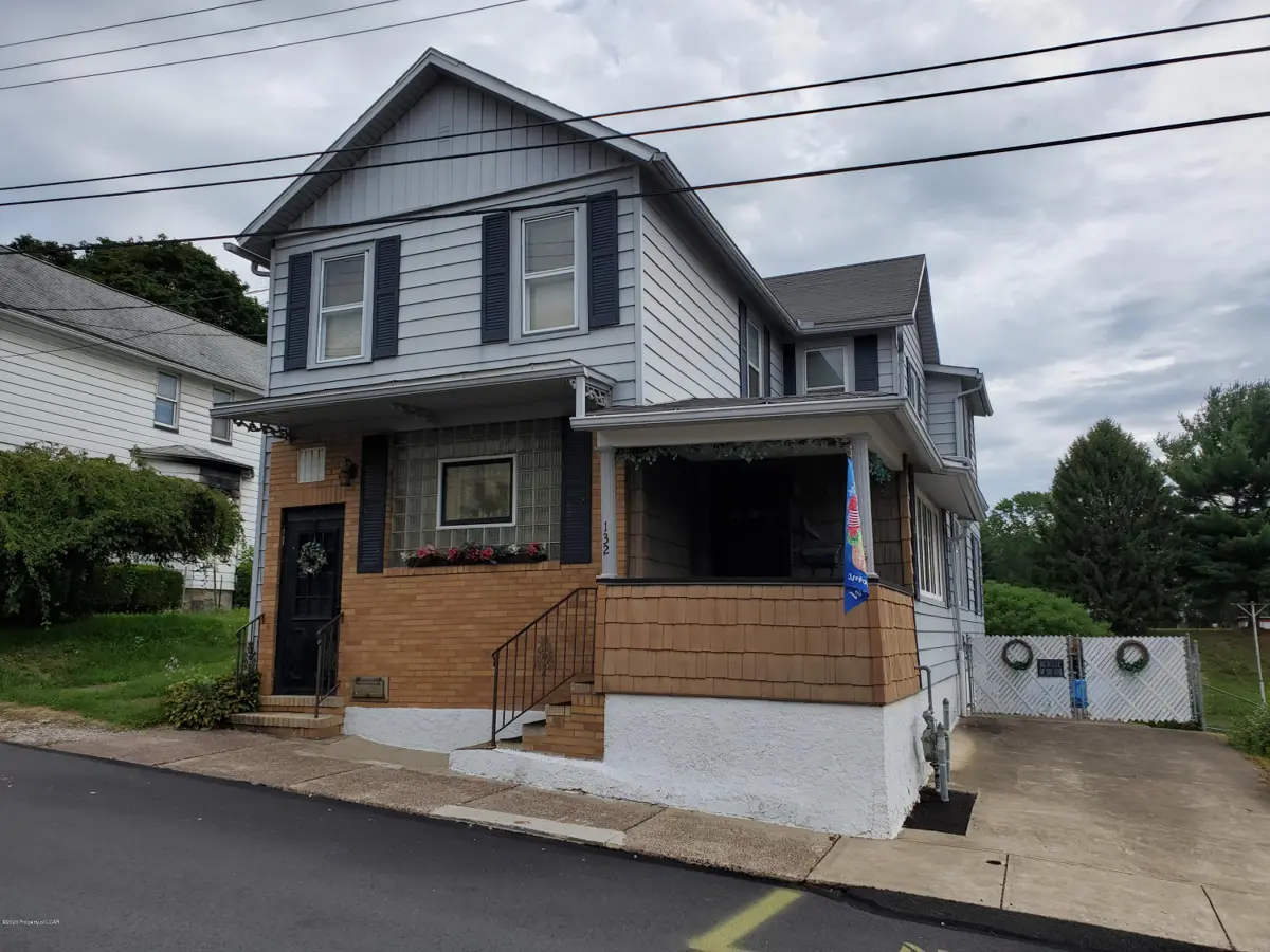 132 W Poplar Street, Plymouth in Plymouth