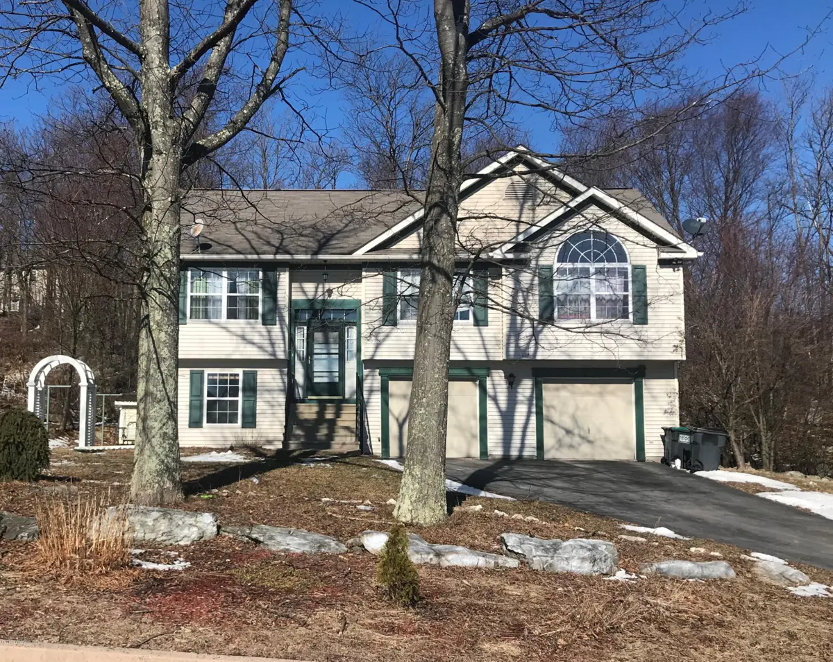 207 Steelers Drive, Hazle Township in Hazle Township