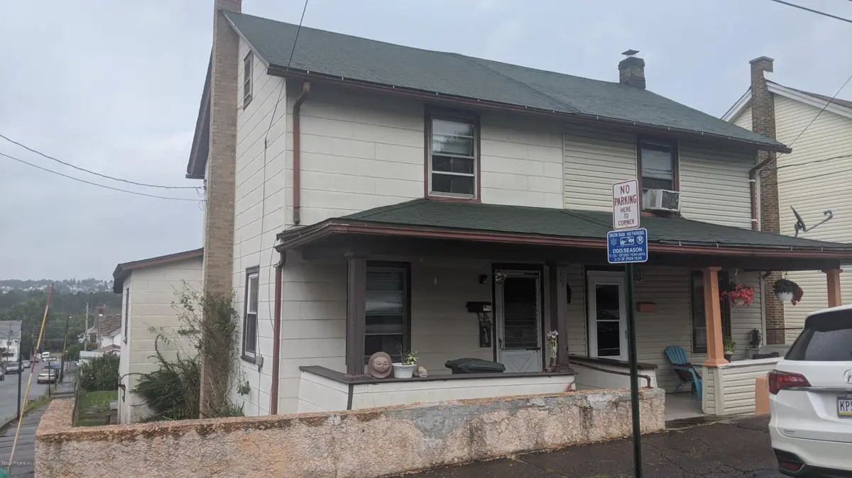 401 E Walnut Street, Hazleton in Hazleton