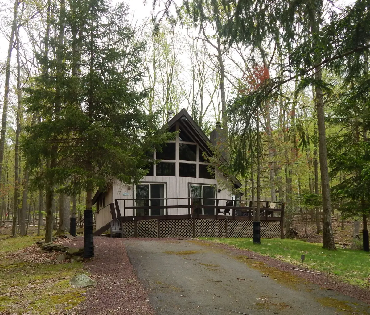 28 E Tuscarora Drive, Hazle Township in Hazle Township