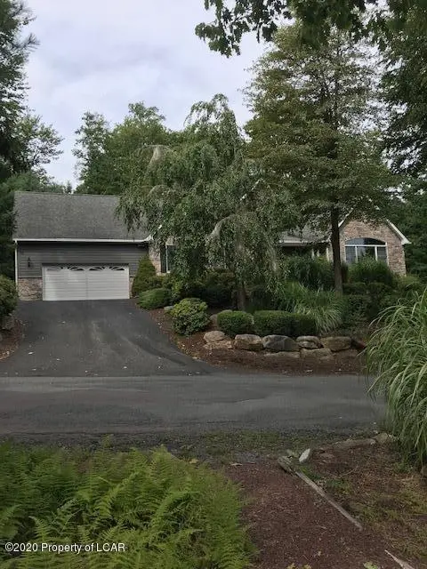 109 Lake Drive, Lake Harmony in Lake Harmony