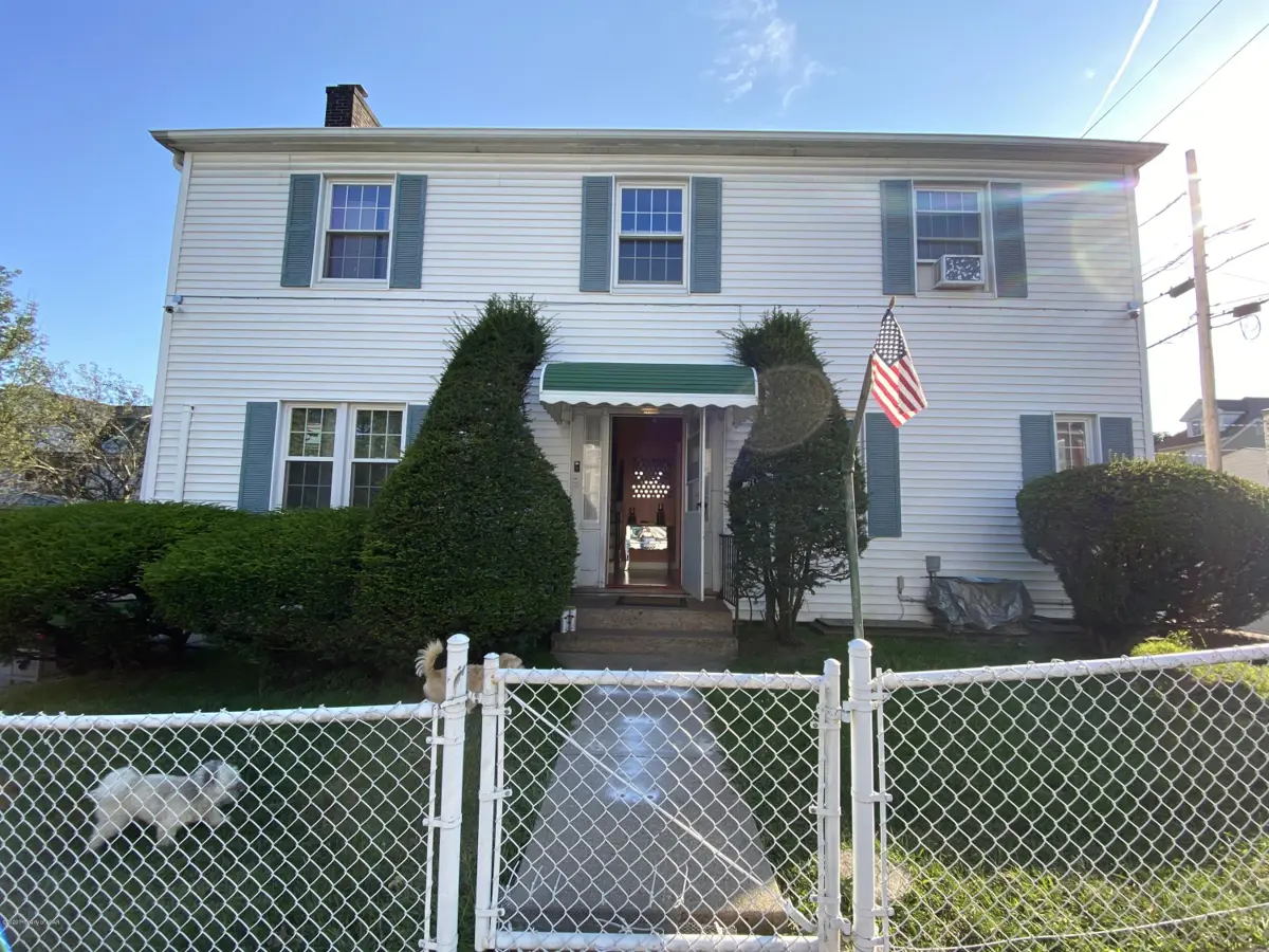 220 W Oak Street, Hazleton in Hazleton