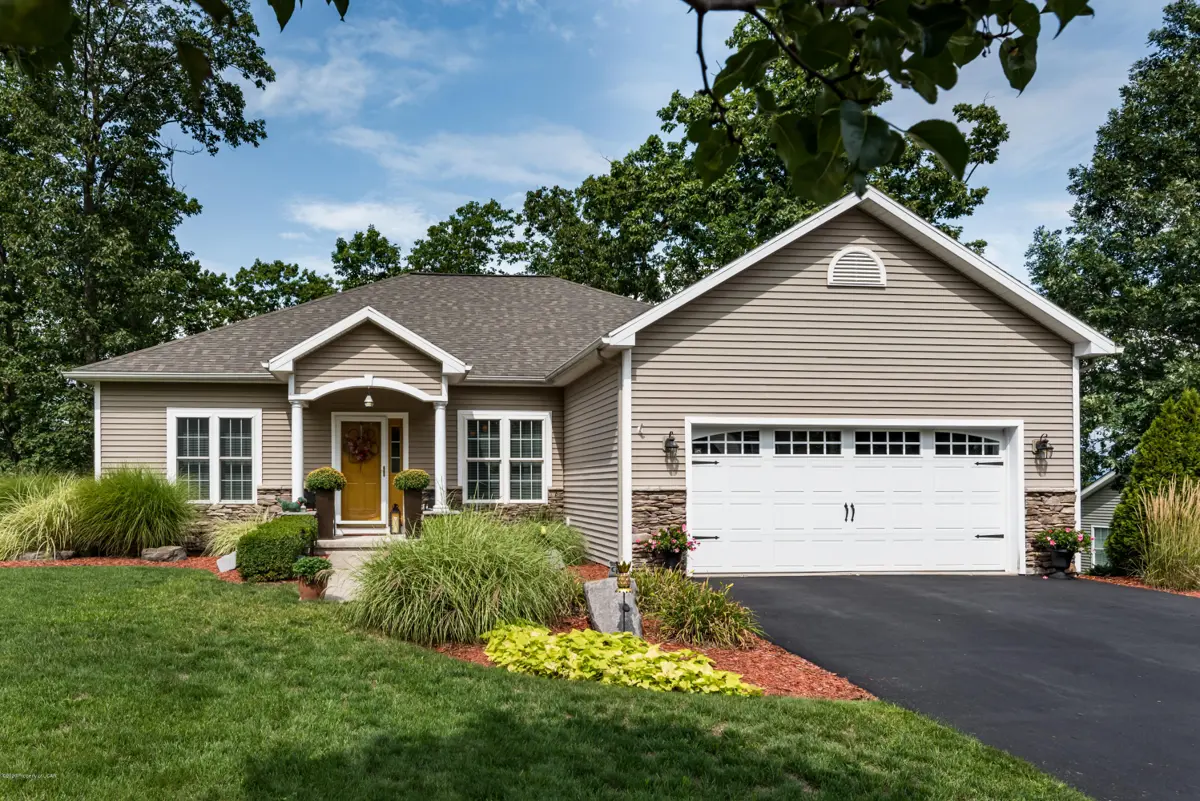 239 Bunker Drive, Hanover Township in Hanover Township