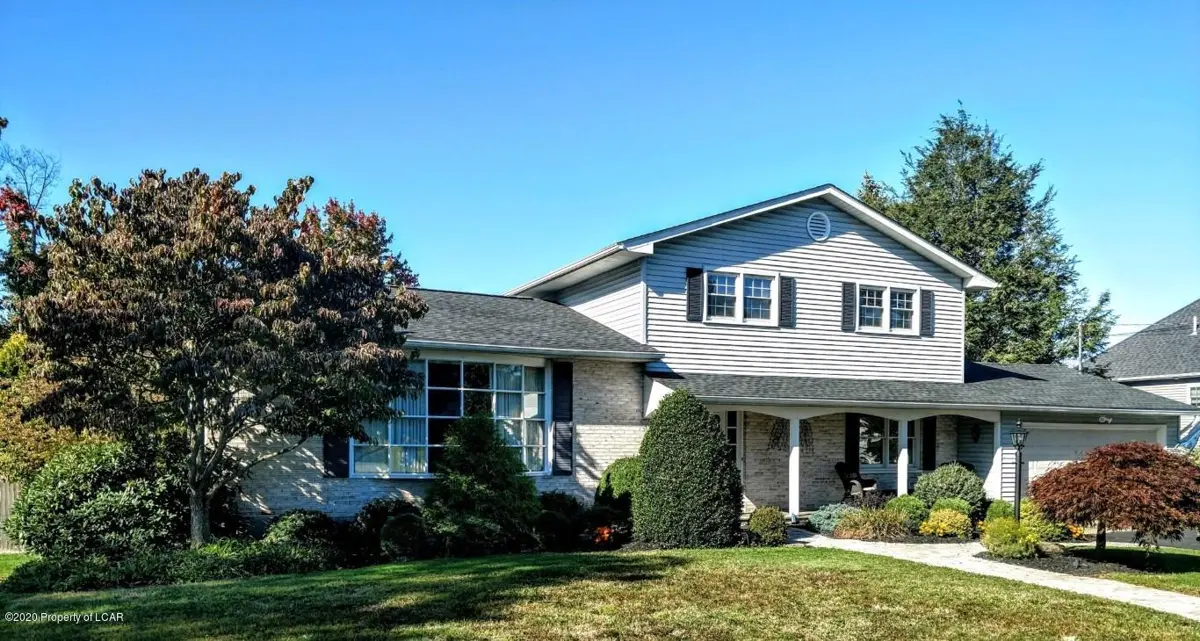 18 Pear Tree Lane, Dallas in Dallas