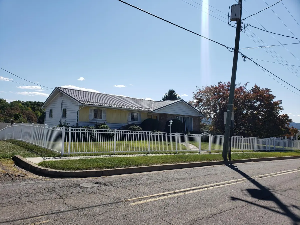 458 S Main Road, Hanover in Hanover