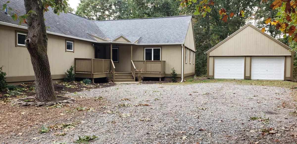 26 Clifton Court, Hanover Township in Hanover Township