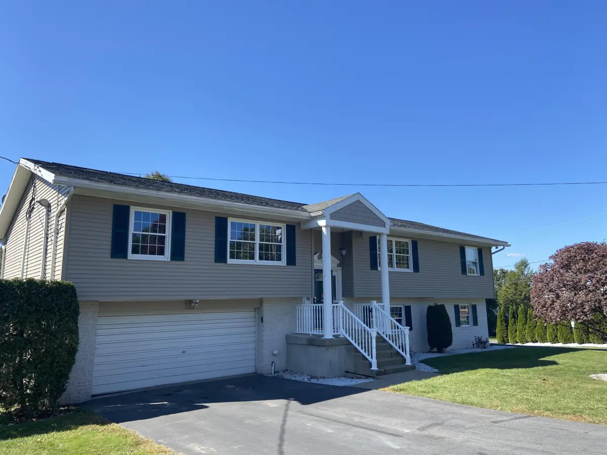 110 Elmwood Drive, Wilkes-Barre in Wilkes-Barre