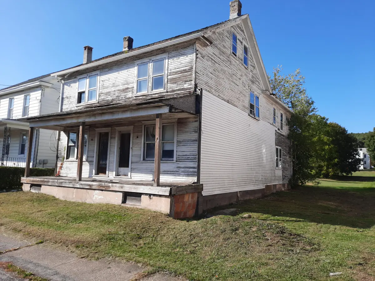 21 Broad Street, Beaver Meadows in Beaver Meadows