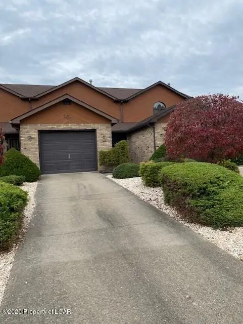 105 Countrywood Drive, Wilkes-Barre in Wilkes-Barre