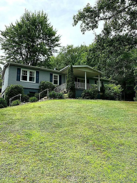810 N Sekol Avenue, Clarks Summit in Clarks Summit