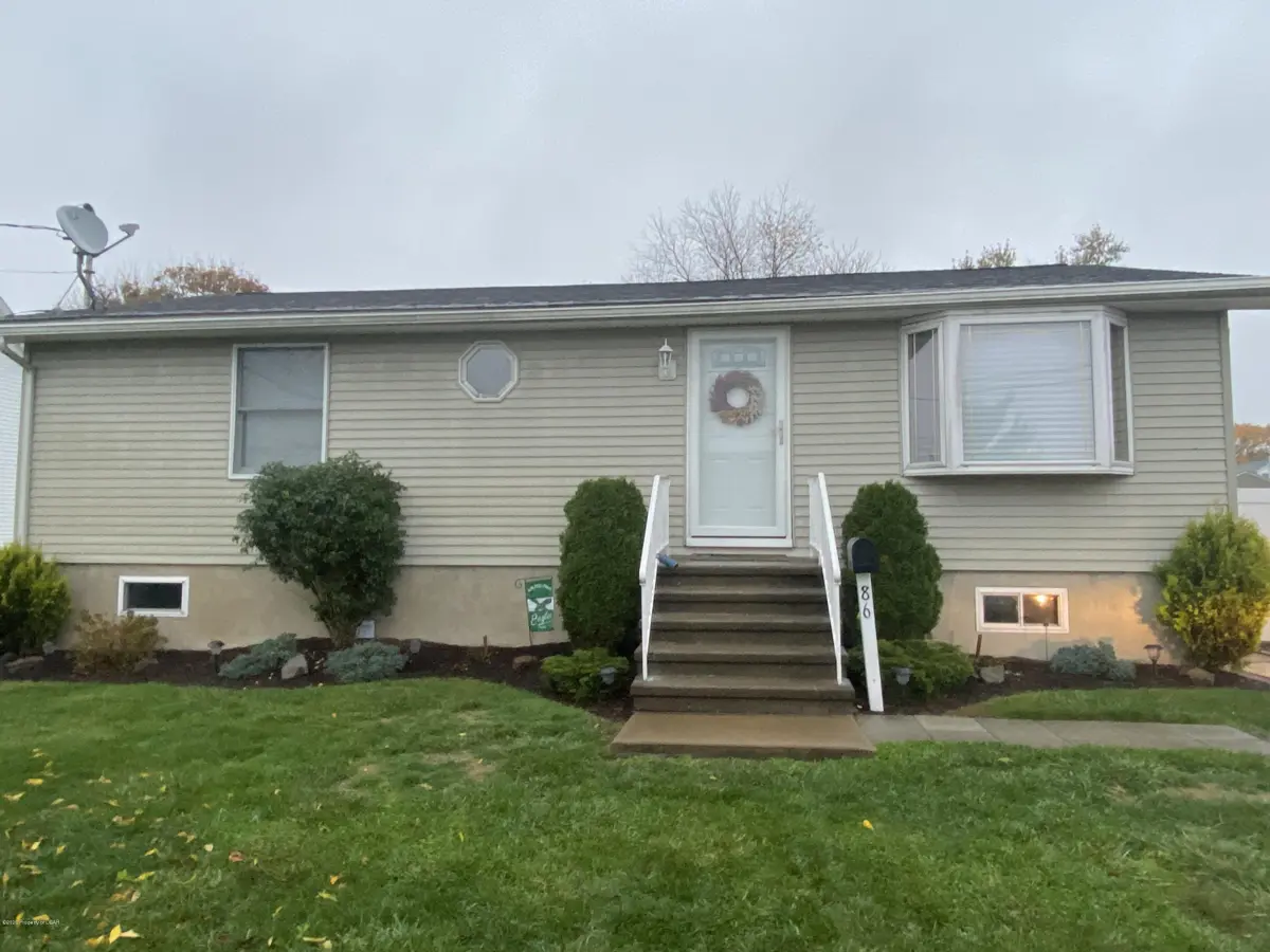86 Burke Street, Plains in Plains
