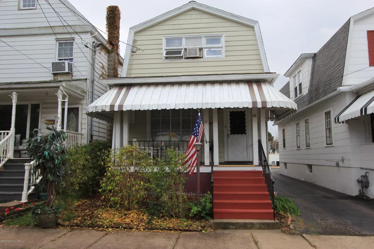 88 Oak Street, Wilkes-Barre in Wilkes-Barre