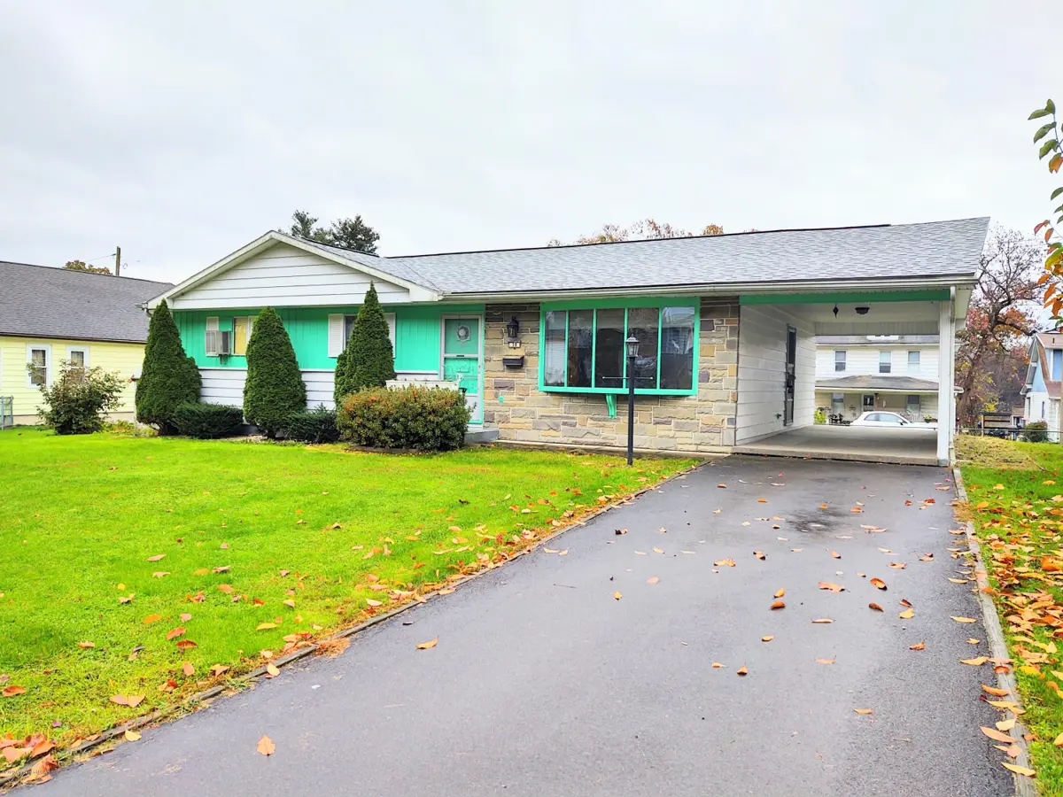 38 Lamoreaux Street, Nanticoke in Nanticoke