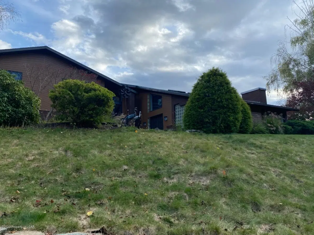 10 Spruce Street, Larksville in Larksville