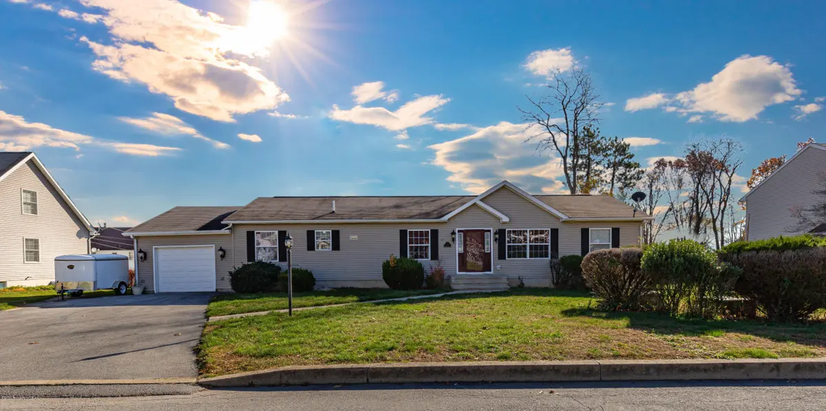 305 Park Edge Lane, Scranton in Scranton