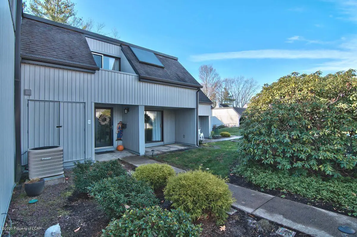 102 Orchard East, Dallas in Dallas