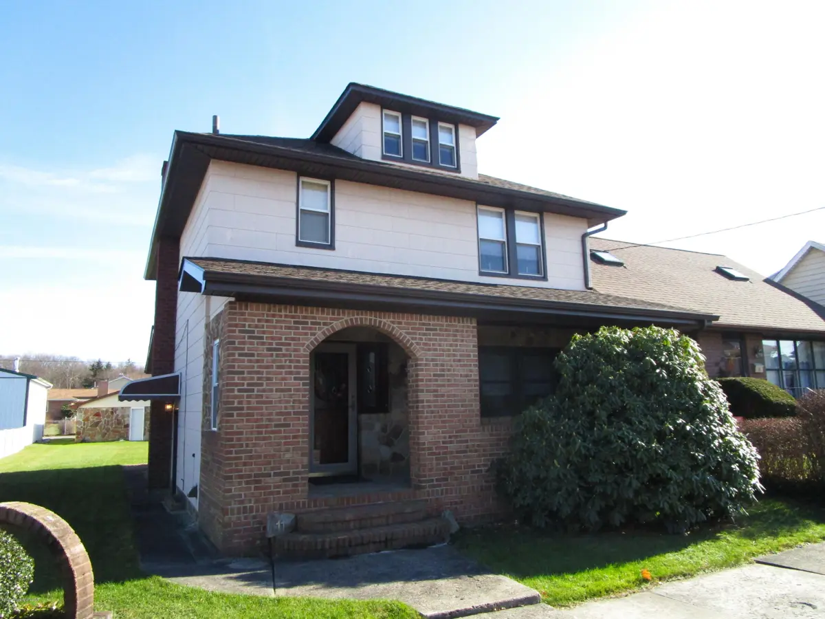 11 N Butler Street, McAdoo in McAdoo