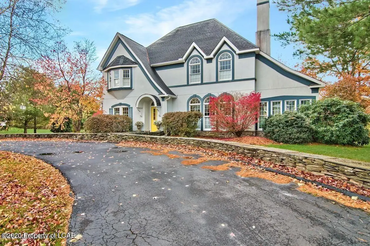 816 Saddle Loop Road, Clarks Summit in Clarks Summit