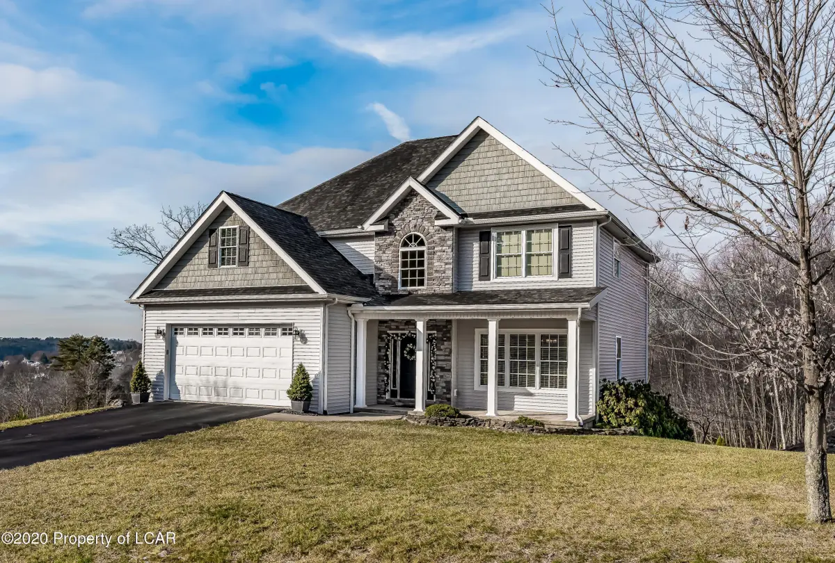 26 Saddle Ridge Drive, Dallas in Dallas