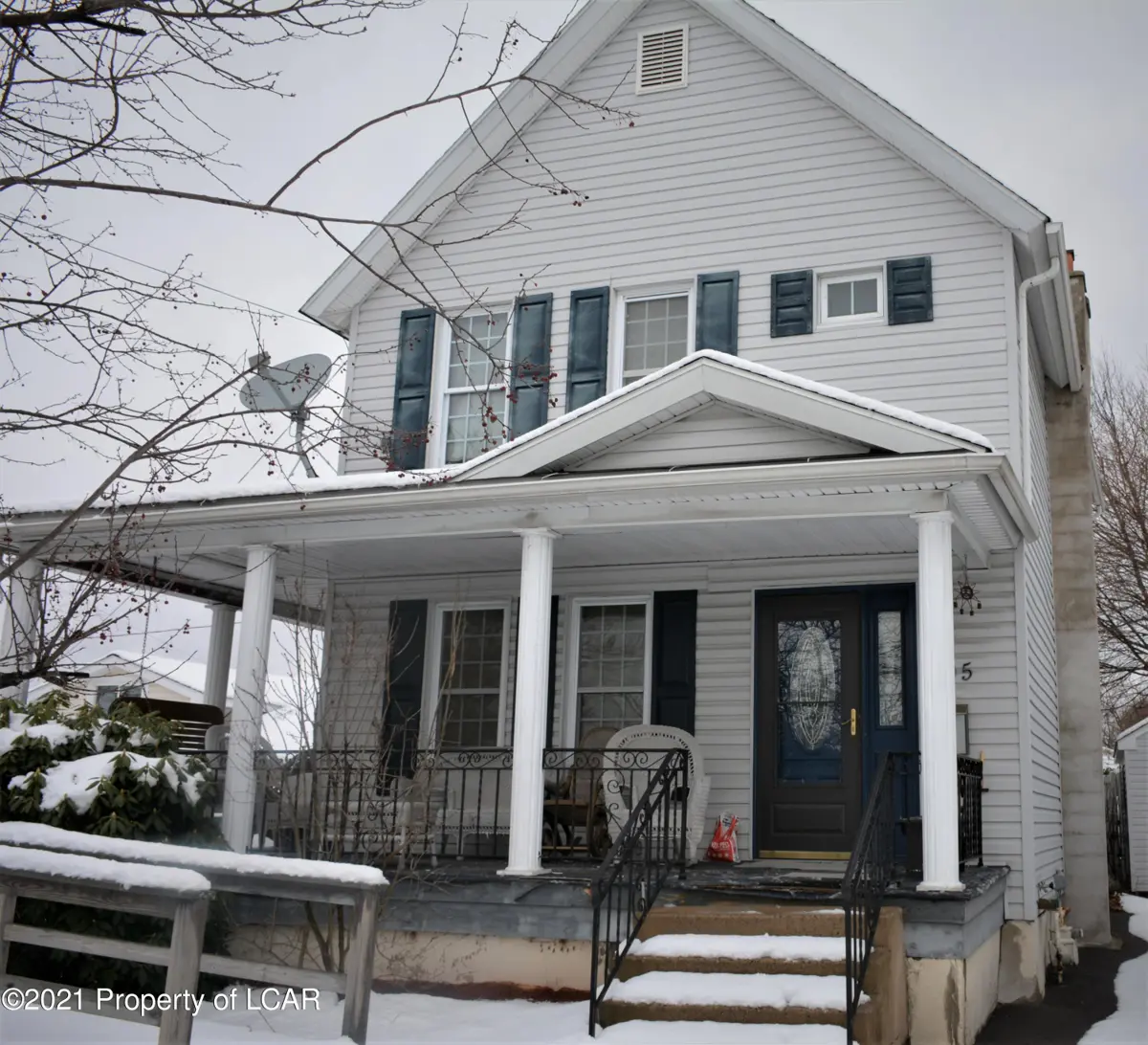 605 Sanderson Street, Throop in Throop
