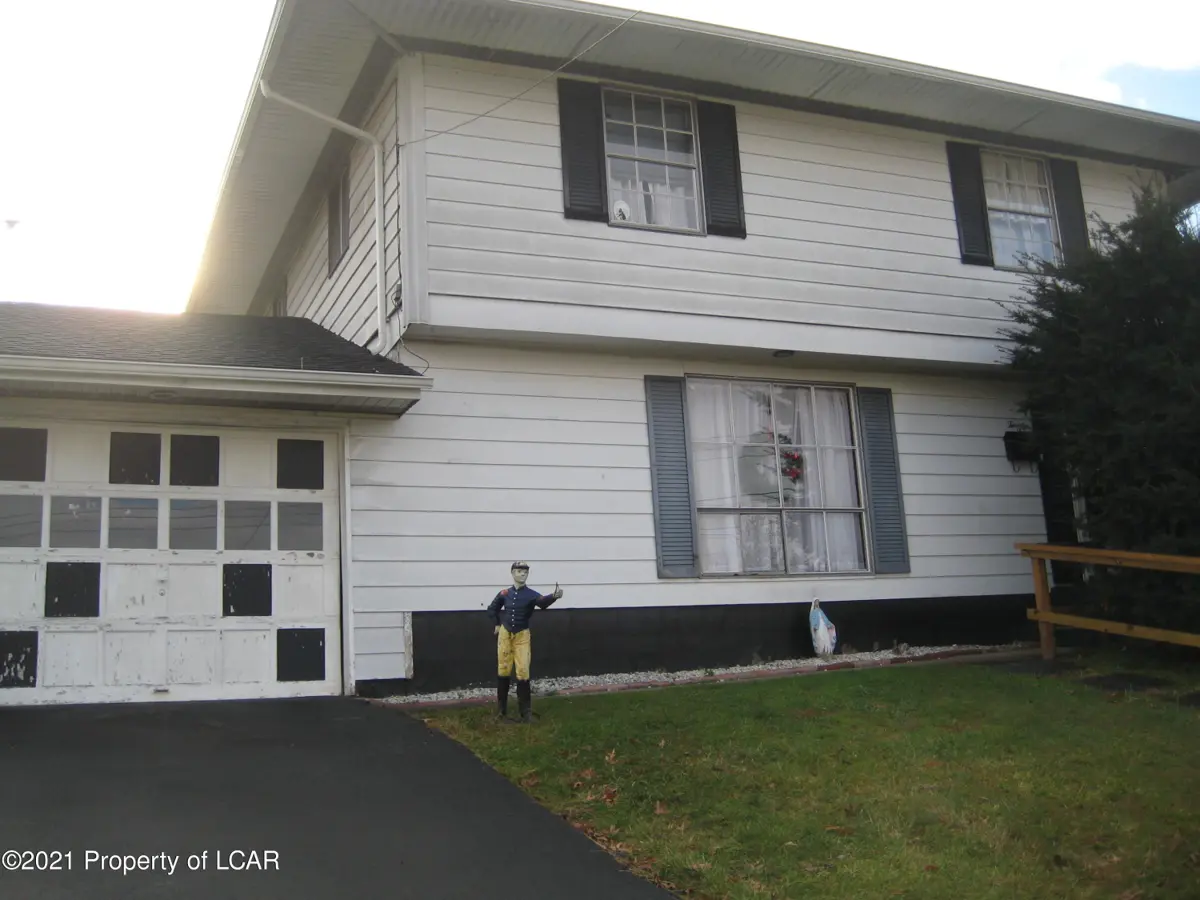 24 Seminary Road, Hanover Township in Hanover Township