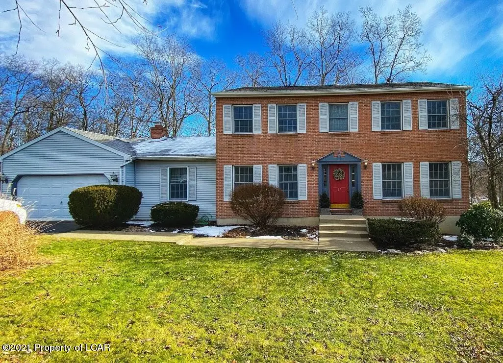 27 Rockledge Drive, Mountain Top in Mountain Top
