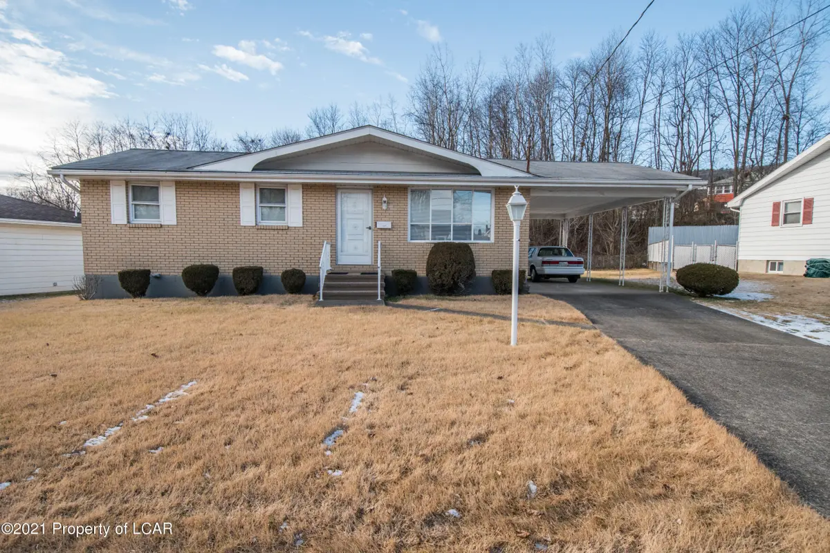 313 Stephanie Drive, Plymouth in Plymouth