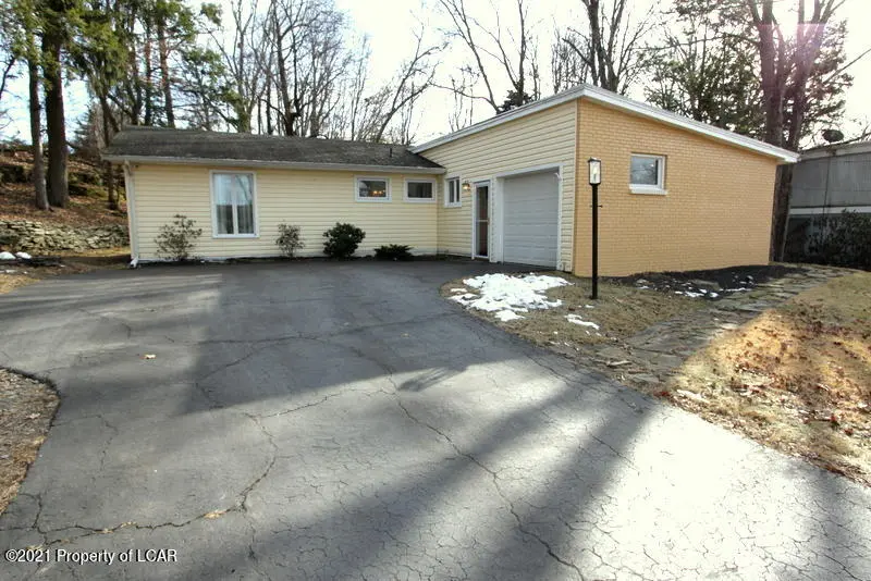 35 Split Rail Lane, Dallas in Dallas