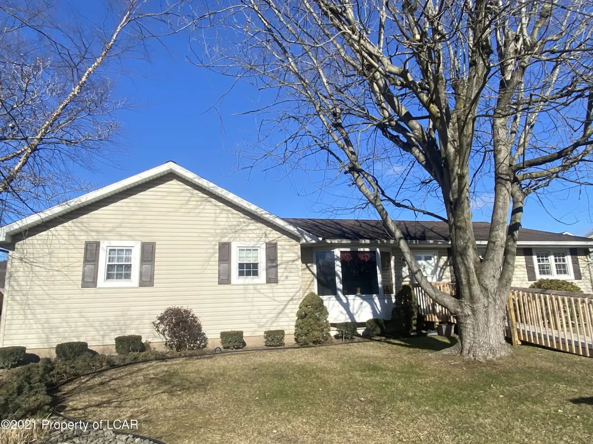 2124 Washington Avenue, Exeter in Exeter