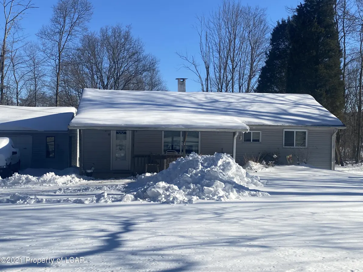 5741 Main Road, Hunlock Creek in Hunlock Creek