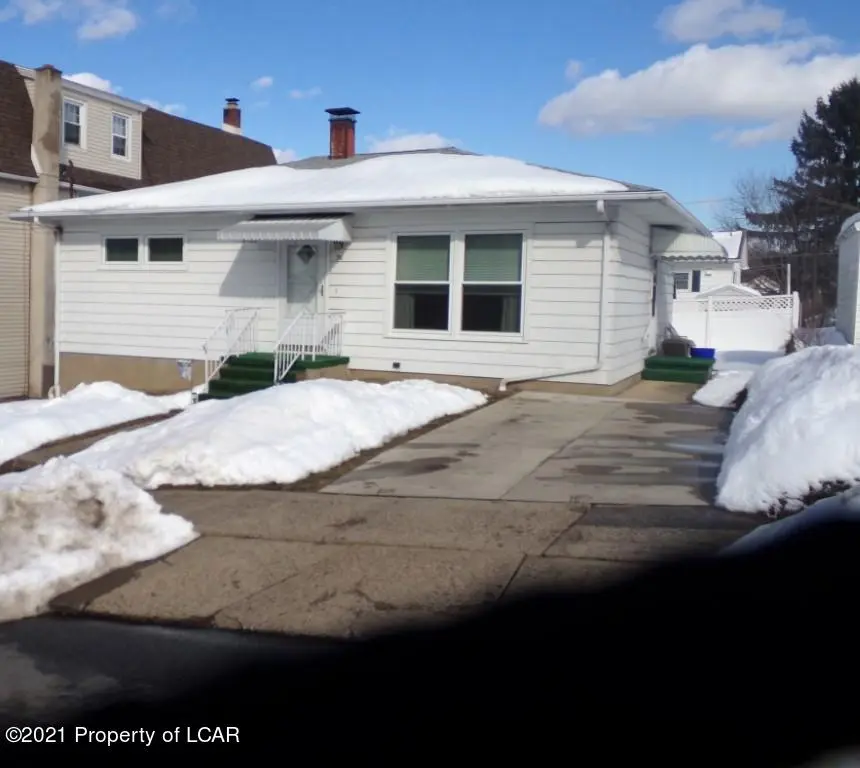 38 E Newport Street, Hanover Township in Hanover Township