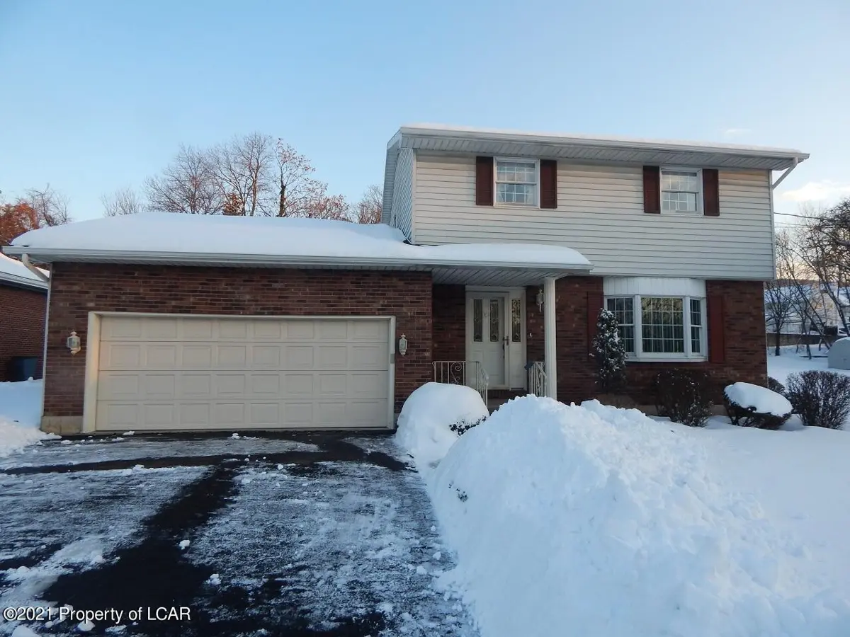 102 Watson Street, Wilkes-Barre in Wilkes-Barre