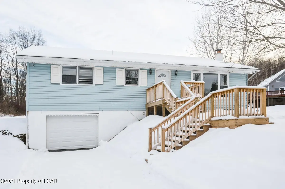 37 Country Club Road, Scott Township in Scott Township