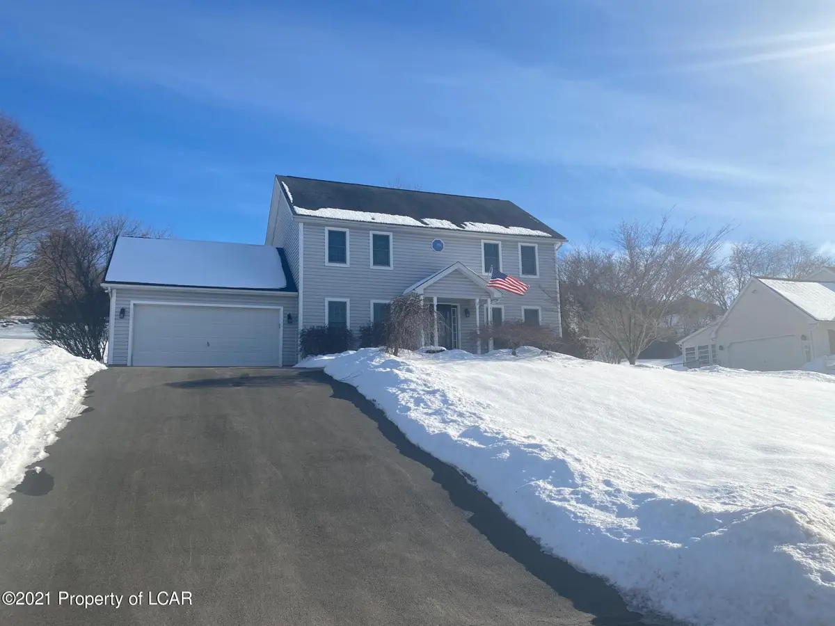 1285 Oak Drive, Shavertown in Shavertown