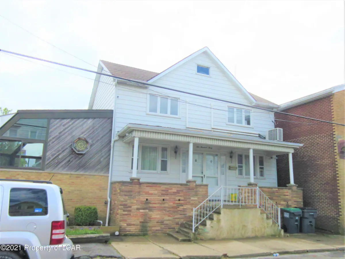 240 W Green Street, West Hazleton in West Hazleton