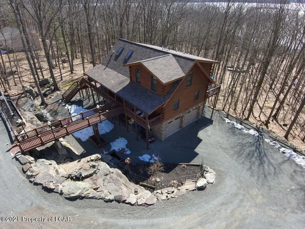 10 Bear Cave Lane, Lakeville in Lakeville