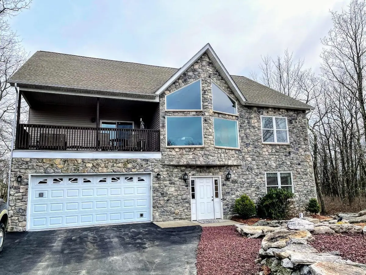 39 Summit Road, Hazleton in Hazleton
