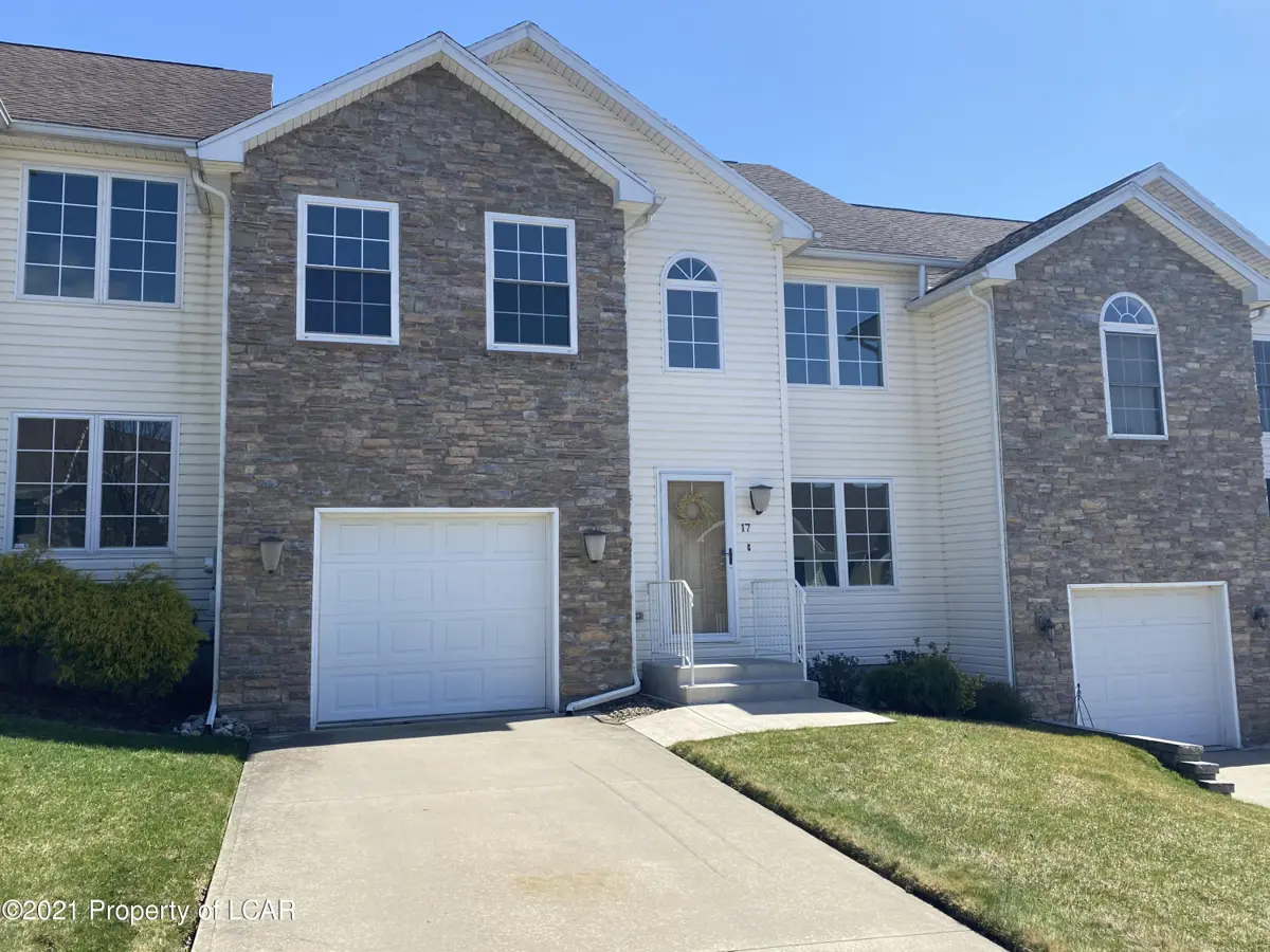 17 Kyra Way, Wilkes-Barre in Wilkes-Barre