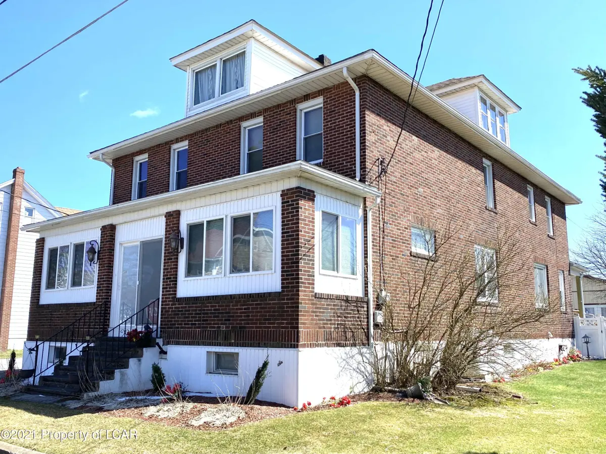 6-8 E Maple Street, Tresckow in Tresckow