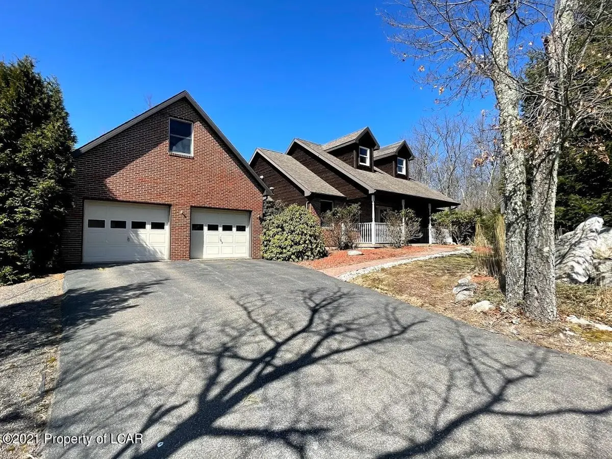 9 N Fairway Circle, Hazleton in Hazleton