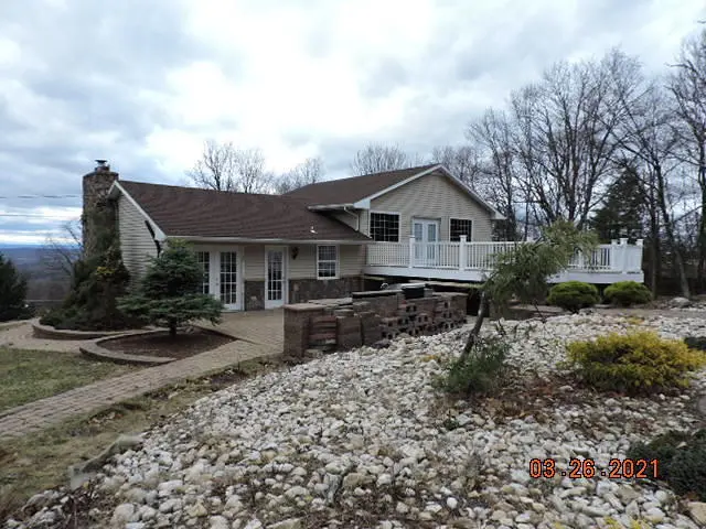 150 Bella Vista Drive, Mountain Top in Mountain Top